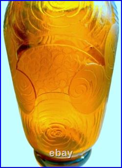 Vase Art-Déco cristal gravé motif floral MONTJOYE (Auguste HEILIGENSTEIN) 1930 Vase Art-Déco cristal gravé motif floral MONTJOYE (Auguste HEILIGENSTEIN) 1930