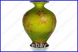 Vase Art Nouveau vert par Saint-Louis. Green Art Nouveau vase by Saint-Louis