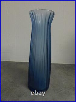 Vase En Cristal Bleu Clair Lalique France En Boite