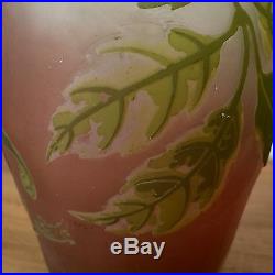 Vase Gallé Rose dégradé à feuilles vertes (pour Rodage) Verrier Nancy
