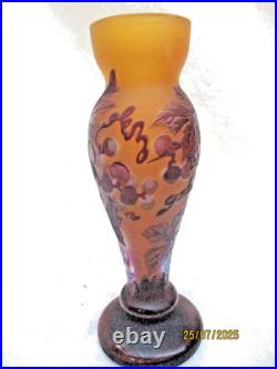 Vase Gallé TIP à Décor floral pampres de vigne dégagé à l'acide