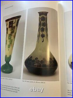 Vase Le Verre Français en verre multicouche dégagé à l'acide. Charles Schneider