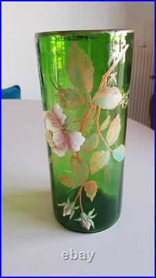 Vase Legras sur fond vert décor branche de rose