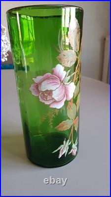 Vase Legras sur fond vert décor branche de rose