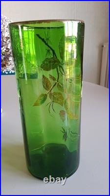 Vase Legras sur fond vert décor branche de rose