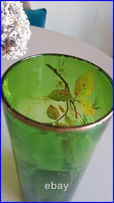 Vase Legras sur fond vert décor branche de rose