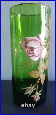 Vase Legras sur fond vert décor branche de rose