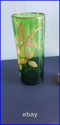 Vase Legras sur fond vert décor branche de rose
