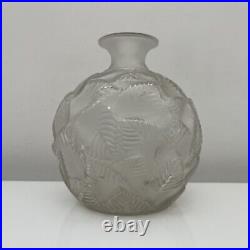 Vase Rene Lalique Ormeaux verre translucide pariellement dépoli 984 1926