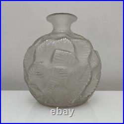 Vase Rene Lalique Ormeaux verre translucide pariellement dépoli 984 1926