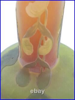 Vase Soliflore en Verre multicouche, Décor végétal dégagé à l'Acide, signé Gallé