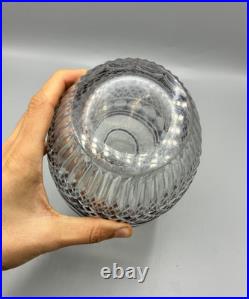 Vase Val Saint Lambert cristal taillé de couleur prune, rouge rubis