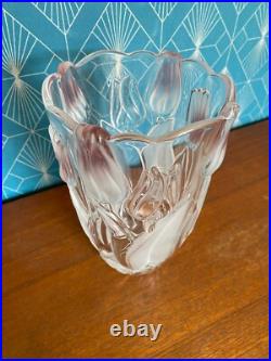 Vase ancien, ART DECO, vers 1930, verre moulé opalescent, à décors de tulipes