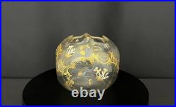 Vase ancien forme boule en verre émaillé et doré, décor floral, vers 1900