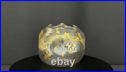Vase ancien forme boule en verre émaillé et doré, décor floral, vers 1900