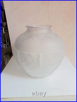 Vase ancien verre opaque hauteur 24 cm diamètre 22 cm