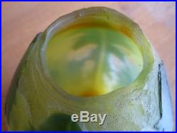 Vase art nouveau-pate de verre dégagée à l'acide-signé THEBES-daum-gallé VSL