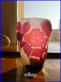 Vase aux roses MULLER FRERES LUNEVILLE 1925 (GALLE DAUM)