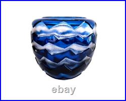 Vase contemporain en cristal overlay bleu acide signé Saint-Louis St océane
