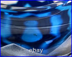 Vase contemporain en cristal overlay bleu acide signé Saint-Louis St océane