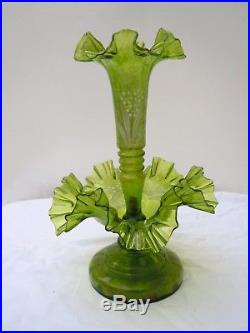 Vase cornet tulipier centre de table verre soufflé émaillé époque Napoléon III