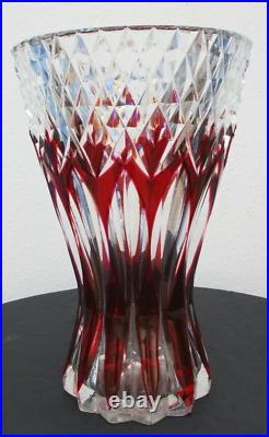 Vase cristal Saint Louis couleur rouge decor taillé large crystal vase vintage