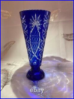 Vase cristal bleu dans l'esprit de? Saint louis