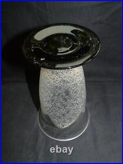Vase cristal de Sèvres taillé à l'acide sur pied noir hauteur 23 cm REF 4611C