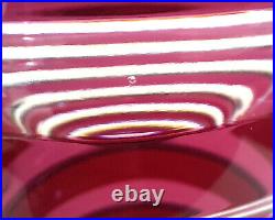 Vase cristal overlay rouge rose framboise taillé signé signature Saint-Louis St