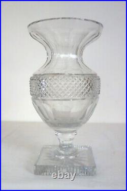 Vase cristal taillé forme Médicis Saint Louis début XXème