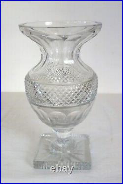 Vase cristal taillé forme Médicis Saint Louis début XXème