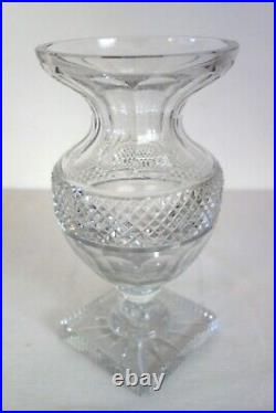 Vase cristal taillé forme Médicis Saint Louis début XXème