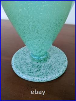 Vase cristal tulipier pate de verre moucheté vert style cristallerie de clichy