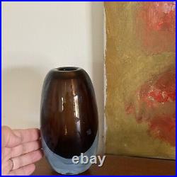 Vase de Pascale Riberolles, en verre soufflé, signé, marron et bleu, H 14.5 cm