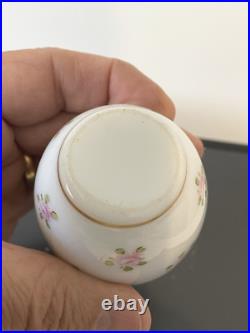 Vase de vitrine en opaline Baccarat -Sevres Vase de vitrine en opaline Baccarat -Sevres