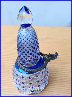 Vase de voiture en cristal taillé et teinté Baccarat, années 30 Vase de voiture en cristal taillé et teinté Baccarat, années 30