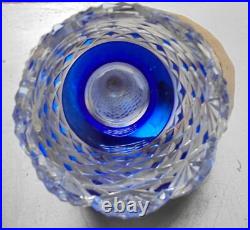 Vase de voiture en cristal taillé et teinté Baccarat, années 30 Vase de voiture en cristal taillé et teinté Baccarat, années 30