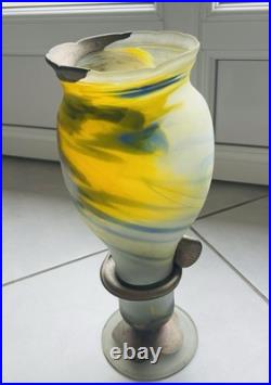 Vase décoratif en verre marbré / marmoréen signé F. Schup sur pied