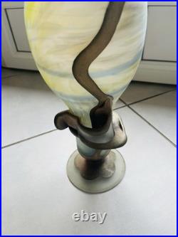 Vase décoratif en verre marbré / marmoréen signé F. Schup sur pied