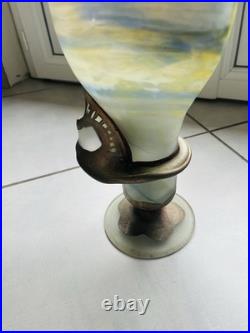 Vase décoratif en verre marbré / marmoréen signé F. Schup sur pied