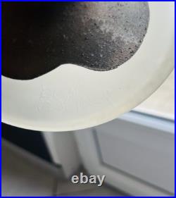 Vase décoratif en verre marbré / marmoréen signé F. Schup sur pied
