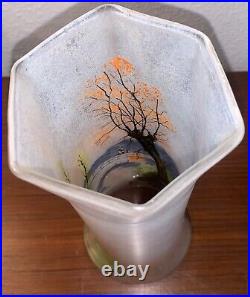 Vase diabolo en verre émaillé et peint signé LEGRAS très bel état