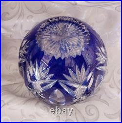 Vase en Cristal Taillé Soufflé Overlay Bleu Cobalt, H 13 cm, Décor de Palmettes