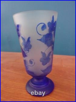 Vase en PÄTE DE VERRE signé GALPEYSI à Motifs floraux liseron dégagés à l'acide