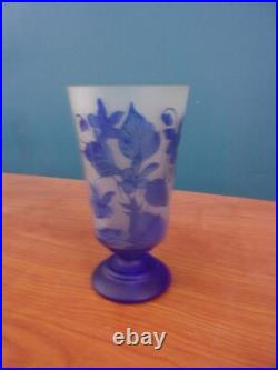 Vase en PÄTE DE VERRE signé GALPEYSI à Motifs floraux liseron dégagés à l'acide