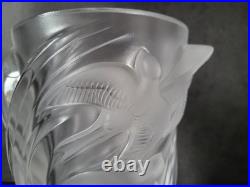 Vase en cristal Lalique france decor d'oiseaux modéle martinets