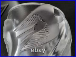 Vase en cristal Lalique france decor d'oiseaux modéle martinets