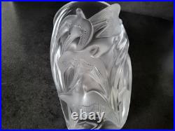 Vase en cristal Lalique france decor d'oiseaux modéle martinets
