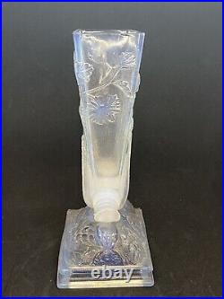 Vase en cristal Opalescent BACCARAT japonisant aux Sauterelles Signé Rare 1878