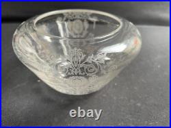 Vase en cristal gravé à l'acide Vase en cristal gravé à l'acide